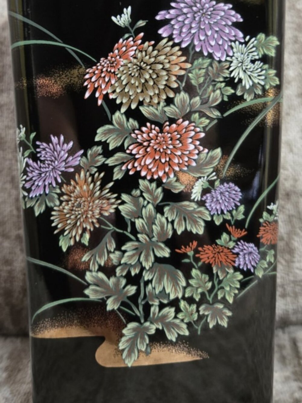 Black Square Porcelain Vase: Vintage Floral Design, Gold-Trimmed Rim